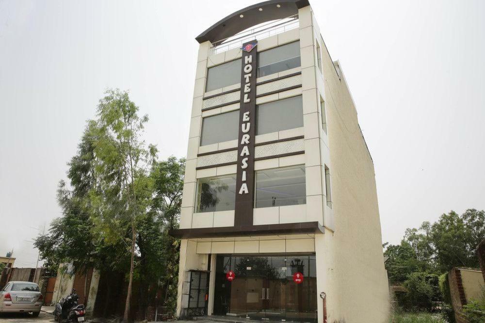 Hotel Eurasia Zirakpur 외부 사진