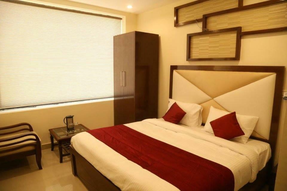 Hotel Eurasia Zirakpur 외부 사진