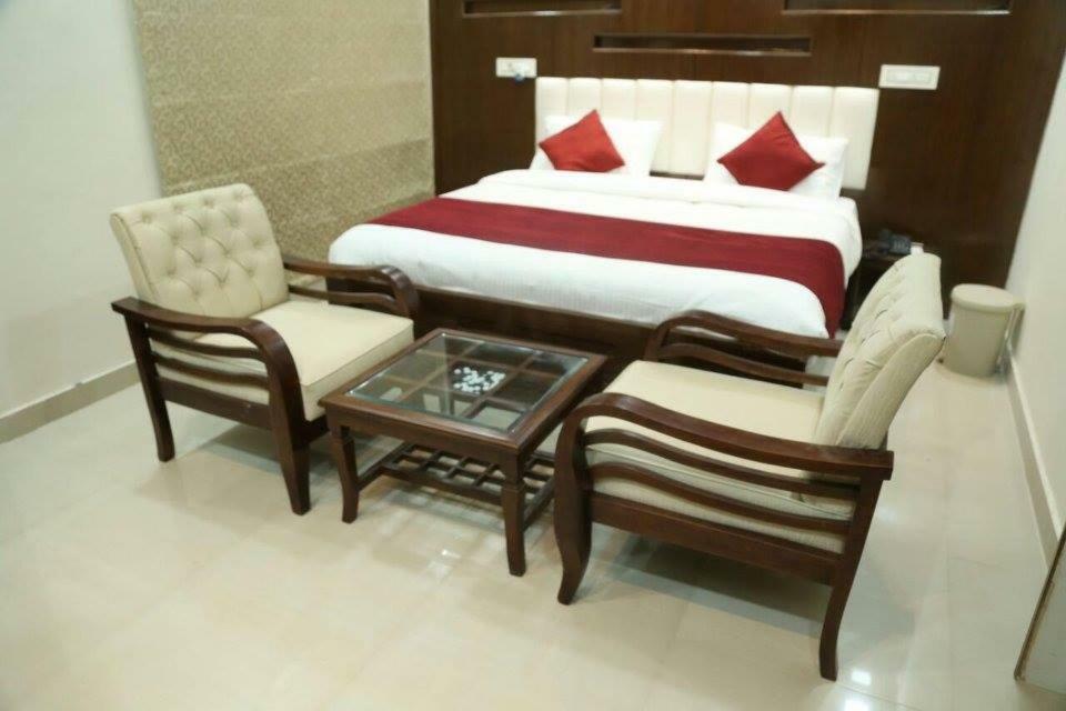 Hotel Eurasia Zirakpur 외부 사진